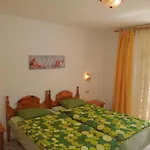 Mit Gemeinschaftspool By Interhome Lejlighed *