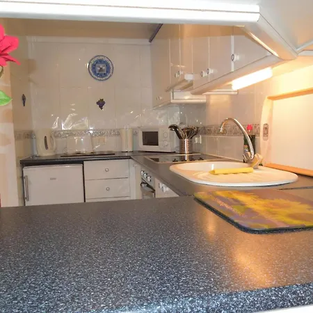 Apartment Mit Gemeinschaftspool By Interhome