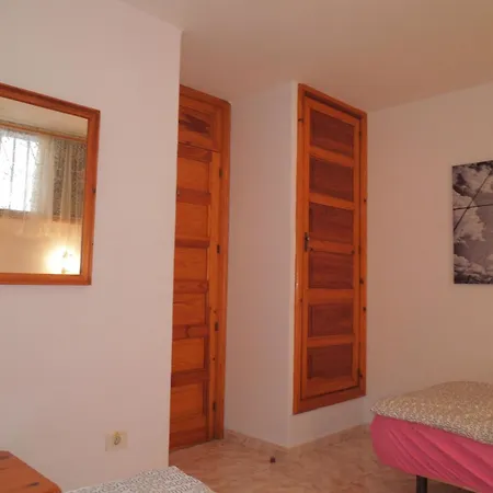 Apartment Mit Gemeinschaftspool By Interhome