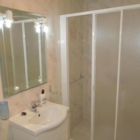 Mit Gemeinschaftspool By Interhome *